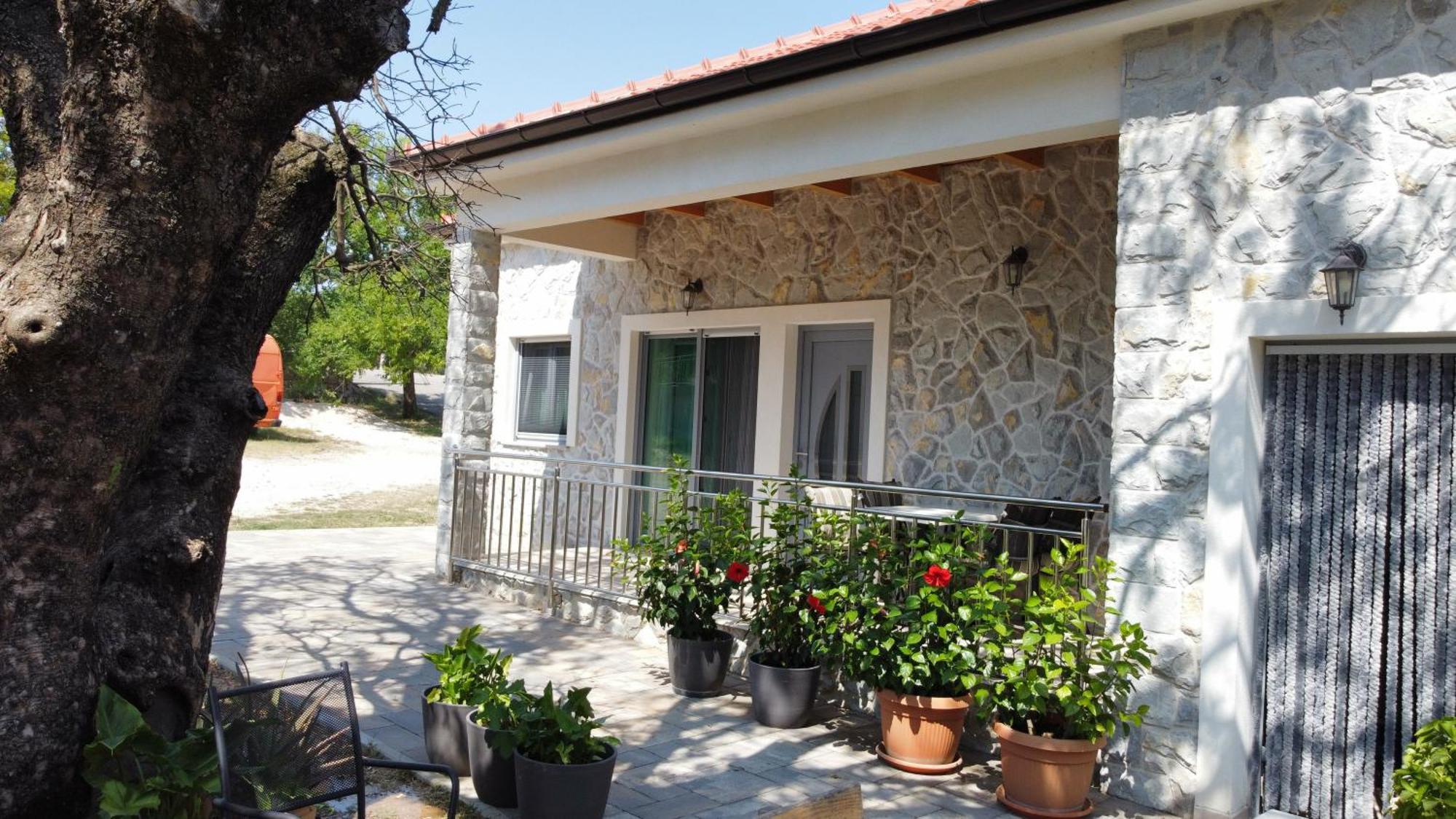 Apartment Anica Kuk Starigrad Paklenica Exterior photo