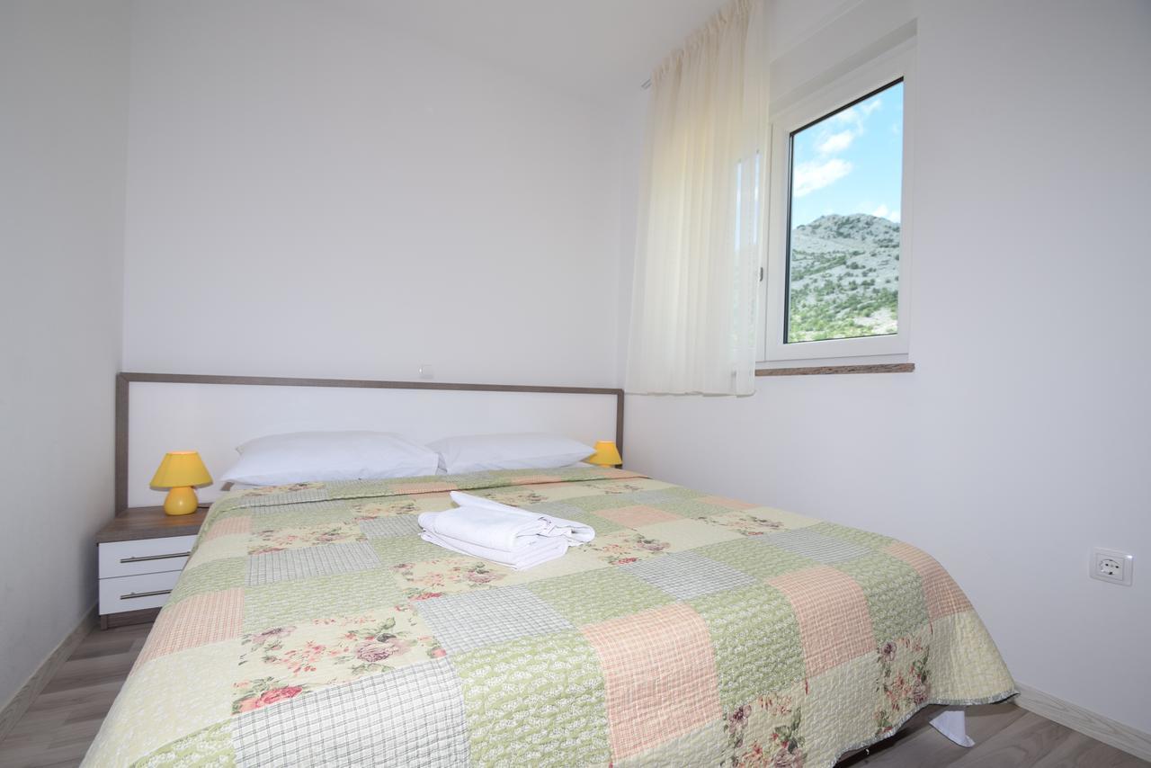 Apartment Anica Kuk Starigrad Paklenica Exterior photo