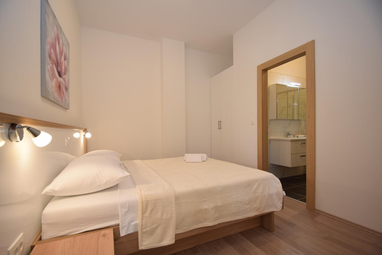 Apartment Anica Kuk Starigrad Paklenica Exterior photo