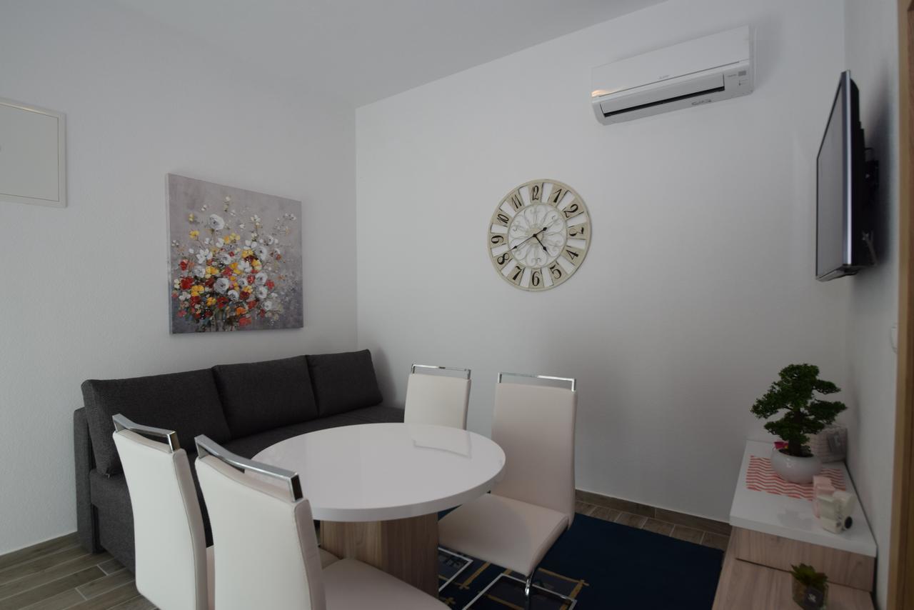 Apartment Anica Kuk Starigrad Paklenica Exterior photo