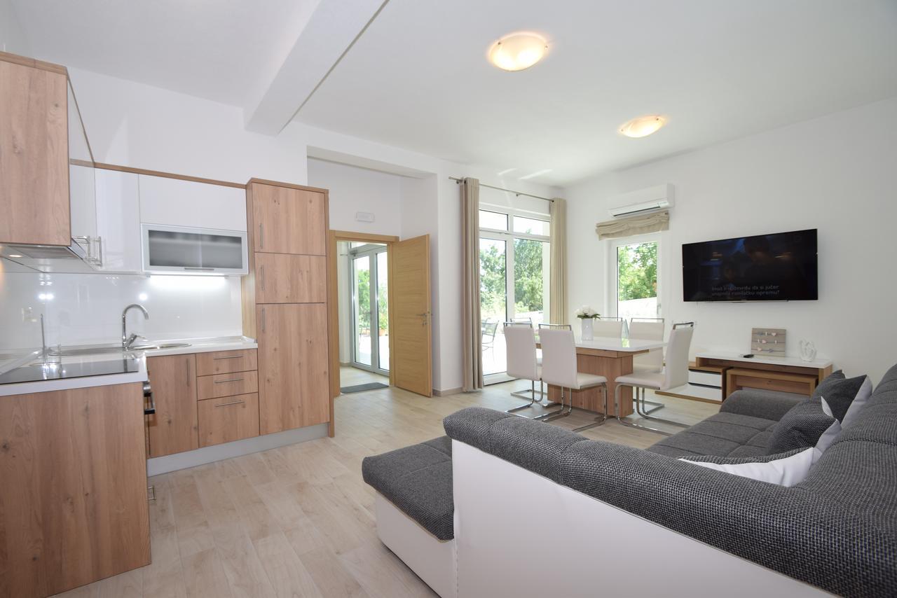 Apartment Anica Kuk Starigrad Paklenica Exterior photo