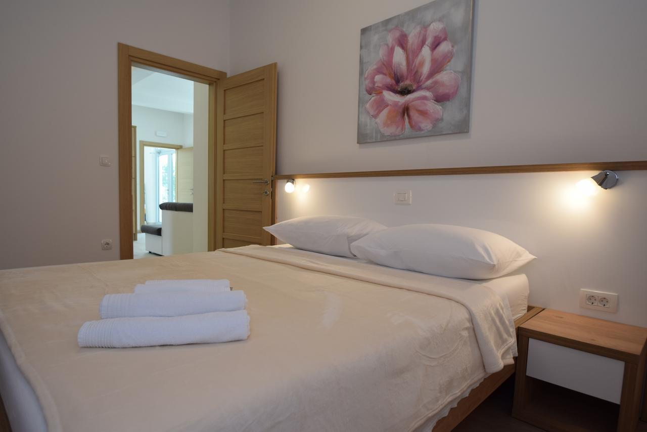 Apartment Anica Kuk Starigrad Paklenica Exterior photo