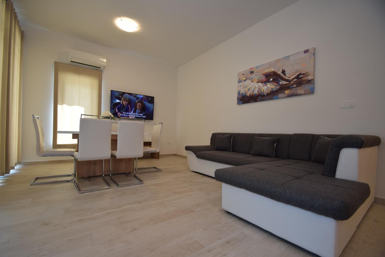 Apartment Anica Kuk Starigrad Paklenica Exterior photo